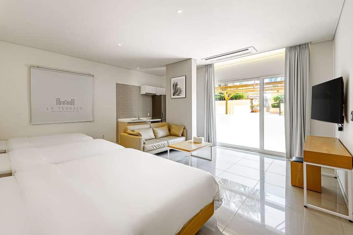 1 bedroom, blackout curtains, free WiFi