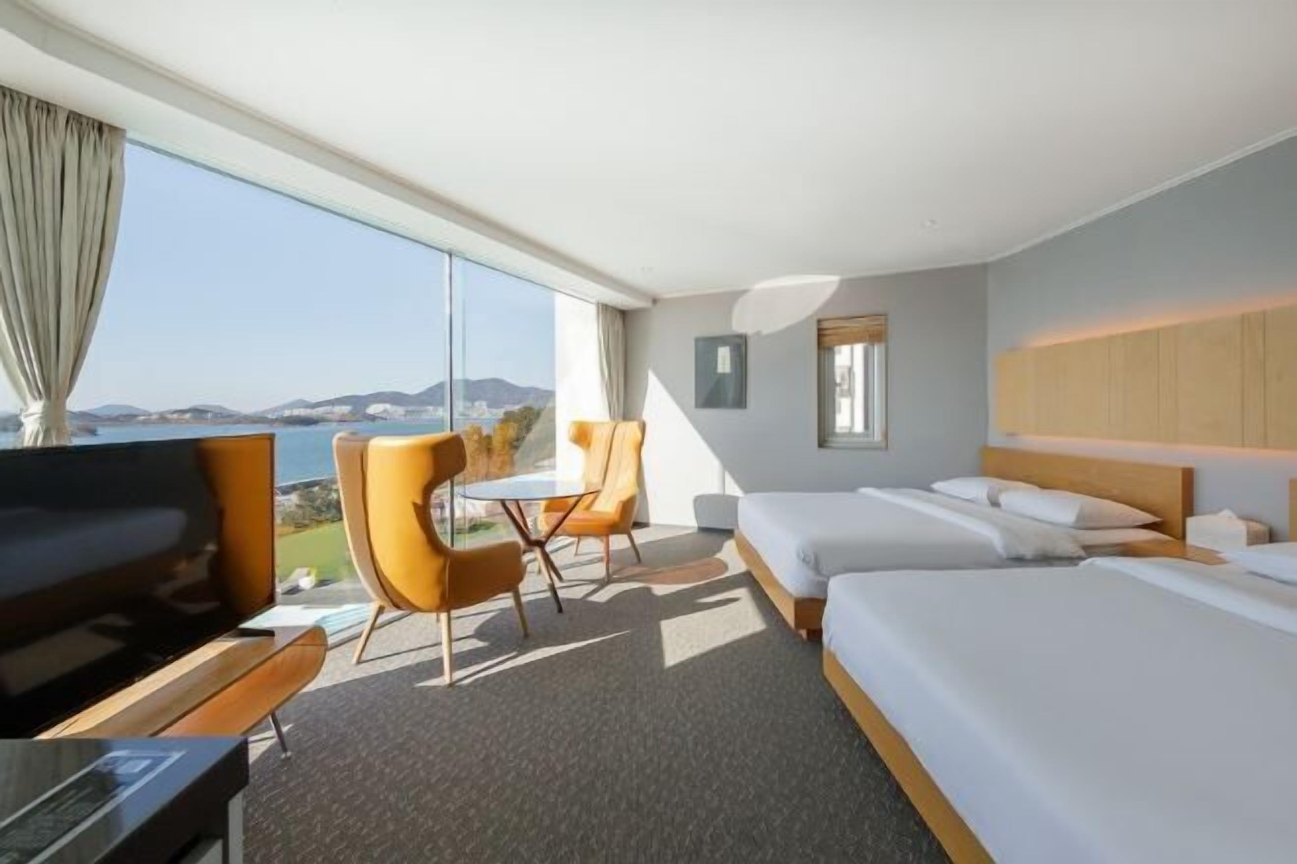 Verdunkelungsvorhänge, kostenloses WLAN