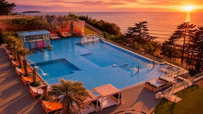 La Terrace Resort