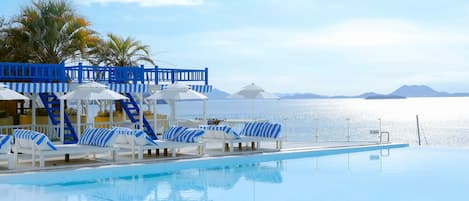 2 Innenpools, 4 Außenpools, Cabañas (gegen Gebühr)