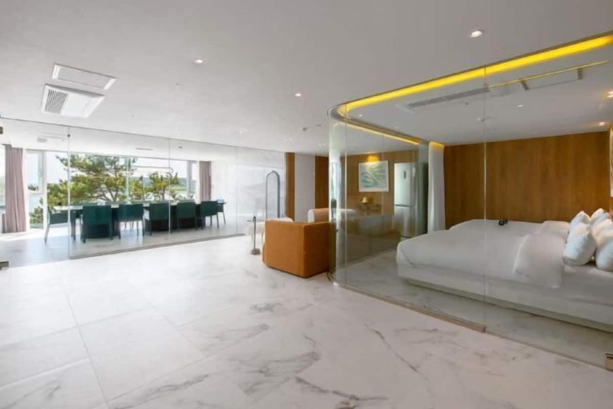 Verdunkelungsvorhänge, kostenloses WLAN