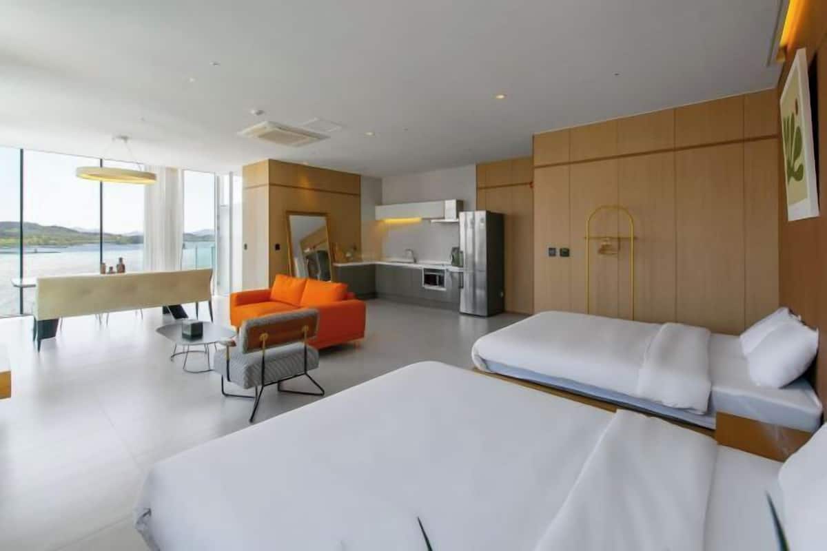1 bedroom, blackout curtains, free WiFi
