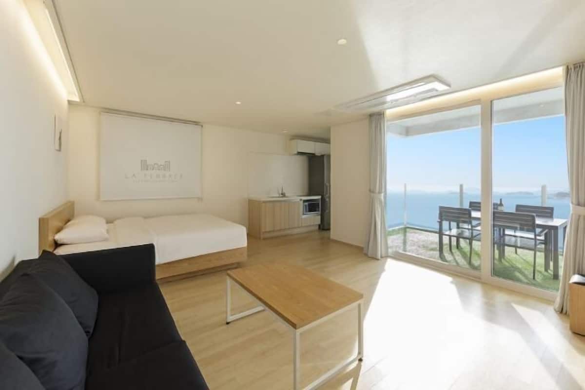 Verdunkelungsvorhänge, kostenloses WLAN