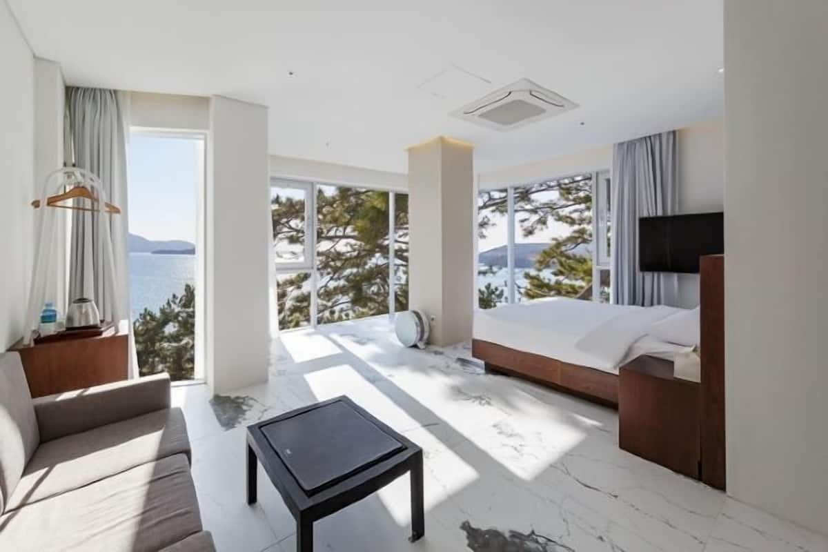 Verdunkelungsvorhänge, kostenloses WLAN