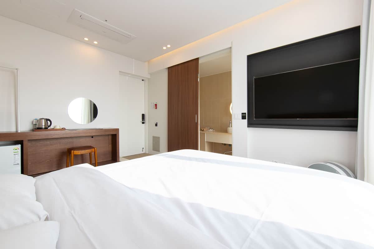1 bedroom, blackout curtains, free WiFi