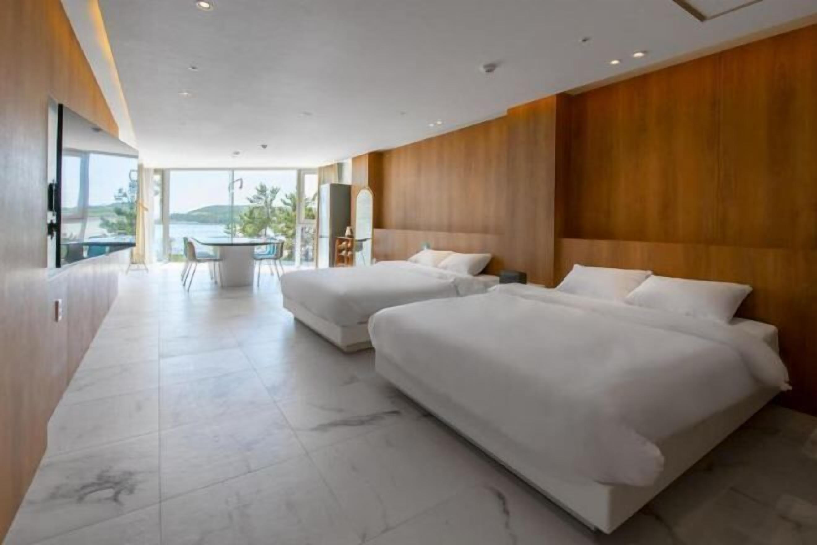 Verdunkelungsvorhänge, kostenloses WLAN