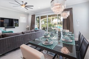 智能电视、电子游戏、桌上足球、立体声音响