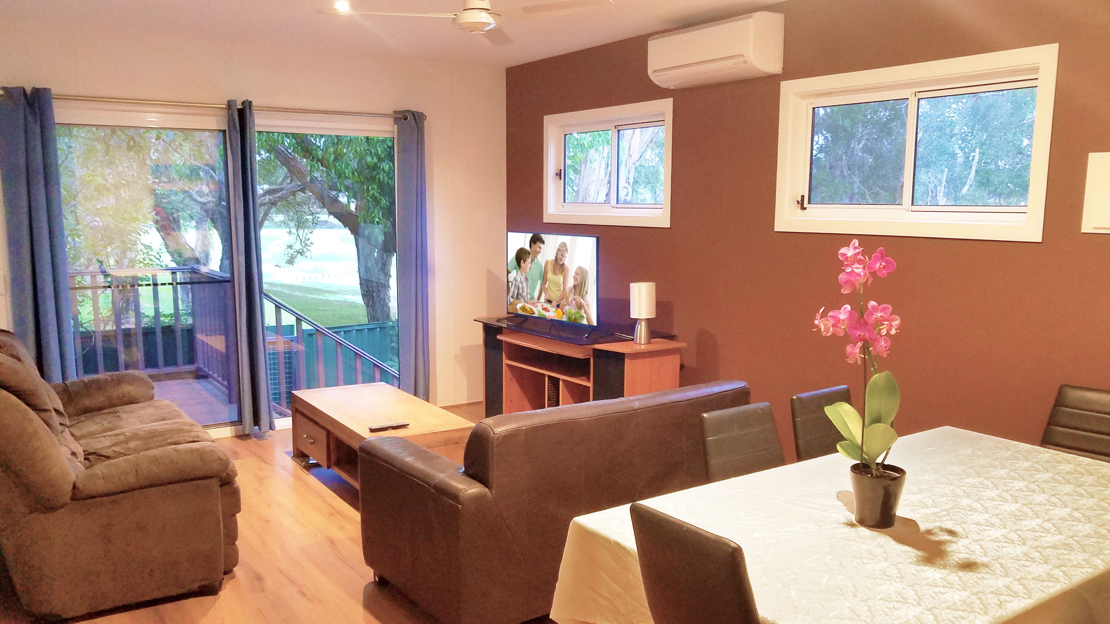 3 Bedroom 3 bath brand new villa, fully airconed overlooking a beautiful park!