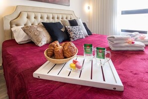 Iron/ironing board, travel cot, WiFi, bed sheets