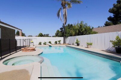 HEATED SPA, WEEKDAY DISCOUNTS, CUL-DE-SAC!   Newly Remodeled Farmhouse home!