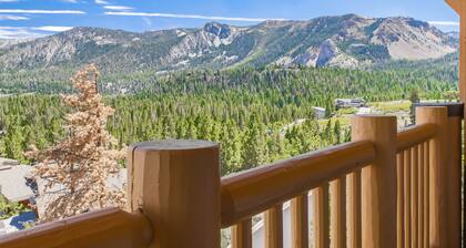 Ski-in Ski-Out Great Views Extra Large Living Room Top Floor Two Balconies