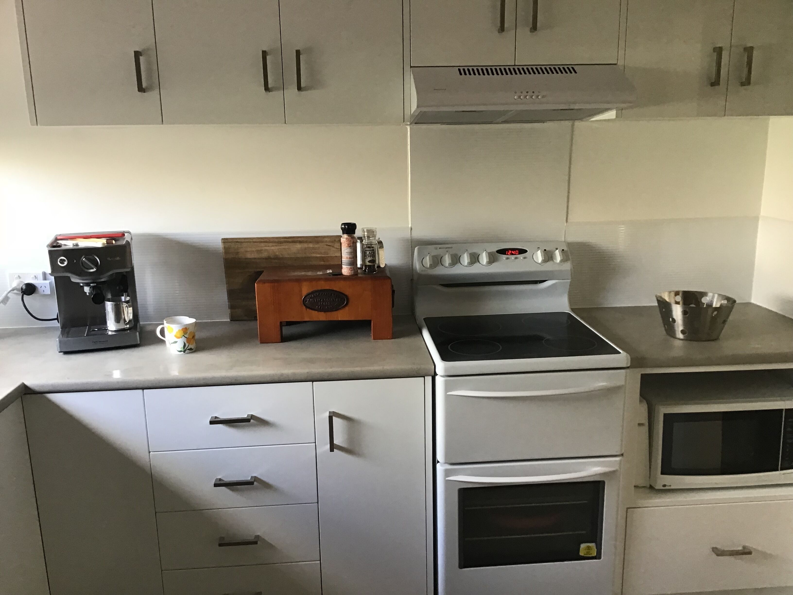 Walk everywhere! Centrally located! — image 5