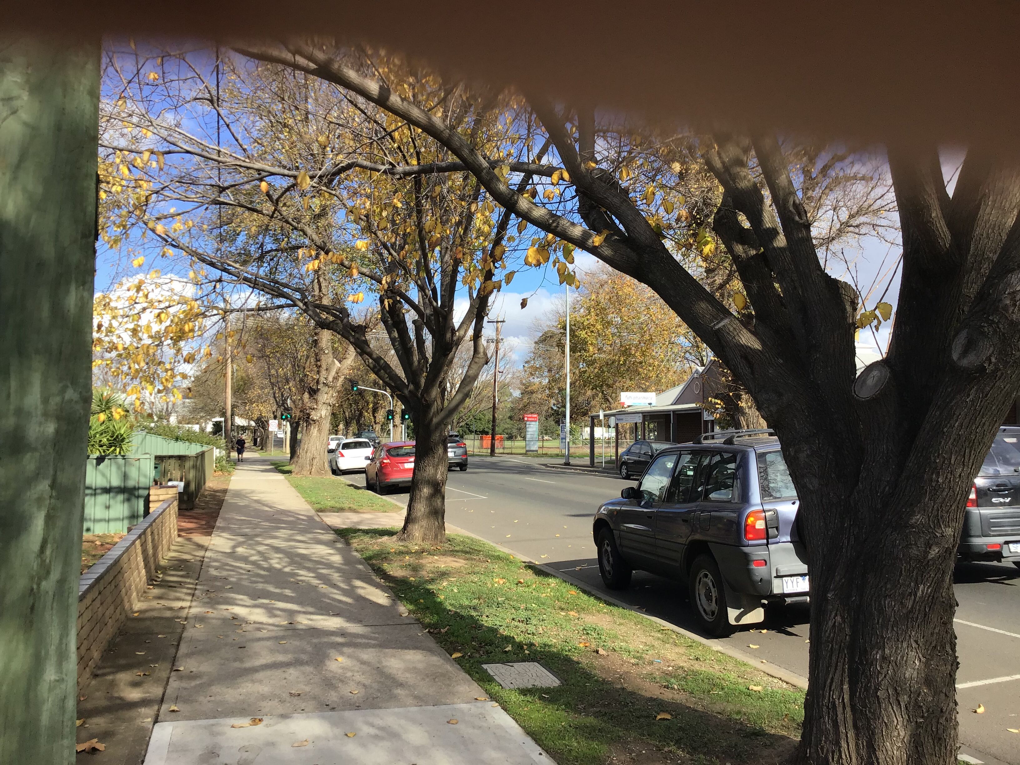 Walk everywhere! Centrally located! — image 2