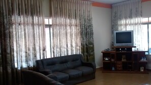 Televisie en een tafeltennistafel