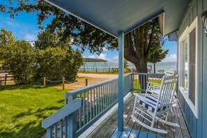 Terrace/patio - Spacious home in Omena. Dog friendly. Short walk to beach. (Omena)