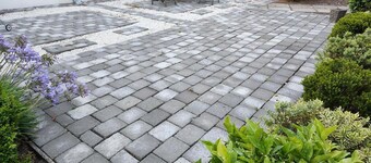 PUMPHOUSE APARTMENT-  AIRPORT,spacious,private, warm, homely, family 