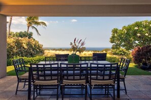 Outdoor dining - Wai'ula'ula: You Can't Beat This View  (Waimea)