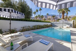 Piscina climatitzada i gandules 