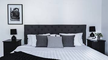 4 bedrooms, iron/ironing board, WiFi, bed sheets