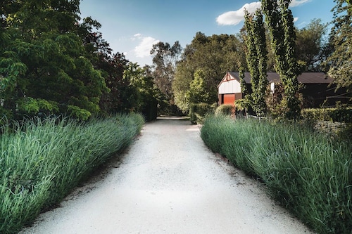 The Station Master's House, A darling house with everything you need for a relaxing getaway in Castl...