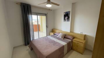 2 slaapkamers, een strijkplank/strijkijzer