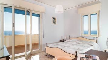 2 chambres, fer et planche Ă repasser, Wi-Fi, draps fournis