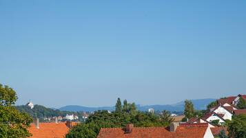 Näkymä rannalle/valtamerelle