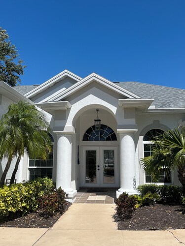 Villa Summerwind Bradenton  3 bed/ 2 bath pool home