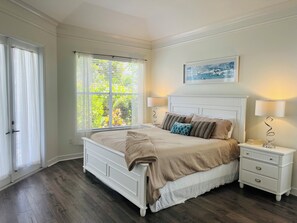 3 Schlafzimmer, Schreibtisch, Bügeleisen/Bügelbrett, Reisekinderbett