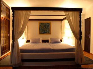 1 bedroom, iron/ironing board, travel cot, free WiFi