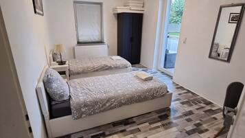 3 Schlafzimmer, Zimmersafe, Bügeleisen/Bügelbrett, WLAN