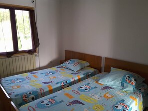 3 slaapkamers, een strijkplank/strijkijzer, gratis wifi