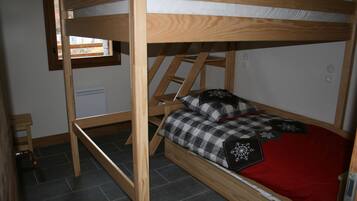 2 bedrooms, free WiFi