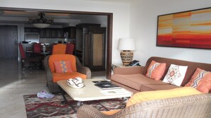 TV - Fixed location Amazing Oceanfront Condo for Spring Break April 1 to April 8 2023 (Cabo San Lucas)