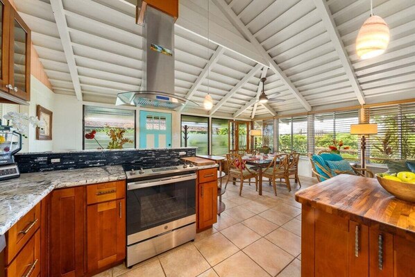 Fridge, microwave, stovetop, dishwasher - ICC 34 Spacious 2BD Cottage w Pool AC Near Beach (Lahaina)