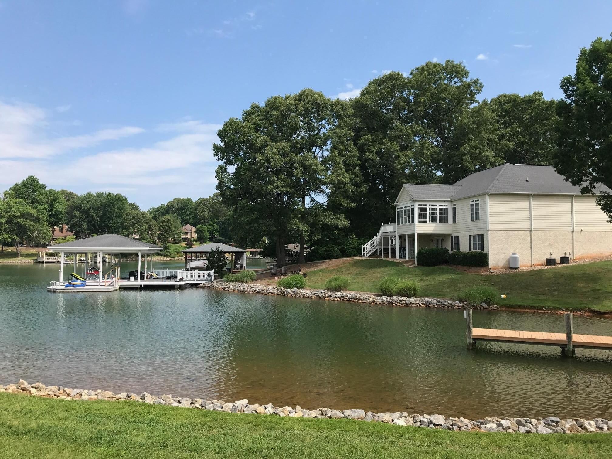 Boat Ramp, Pool, Fire Pit, Kayaks, Gas Grill, Flat Lot, Huge Dock & Ping Pong!