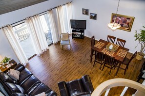 TV, DVD player - 🌄Resort Vacations at Fairfield Glade TN Beautifully Decorated 2 bedroom + Loft Villa (Fairfield Glade)