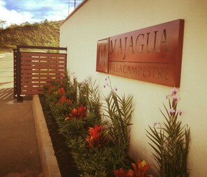 Exterior detail - Lakefront Villa at Lake Calima: Comfort, Stunning Views & Water Sports Paradise (El Darien)