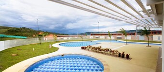 Lakefront Villa at Lake Calima: Comfort, Stunning Views & Water Sports Paradise