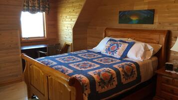 3 bedrooms, desk, iron/ironing board, travel crib