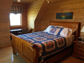 3 bedrooms, desk, iron/ironing board, travel crib