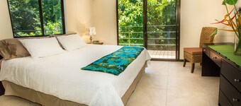 Tropical Paradise Villa - Beautiful Pool, Surrounded by Nature and Wildlife!