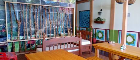 Télévision à écran plat