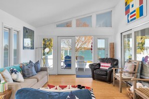 Televisor intel·ligent, llar de foc i reproductor de DVD 