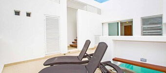 Beautiful Contemporary Home With Pool Located In The Middle Of San Miguel 