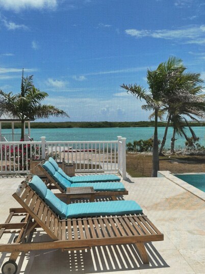 Spacious Secluded Waterfront Home with compact car