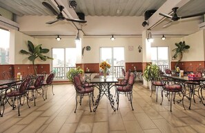 Breakfast area - Lam Hotel (Ho Chi Minh City)