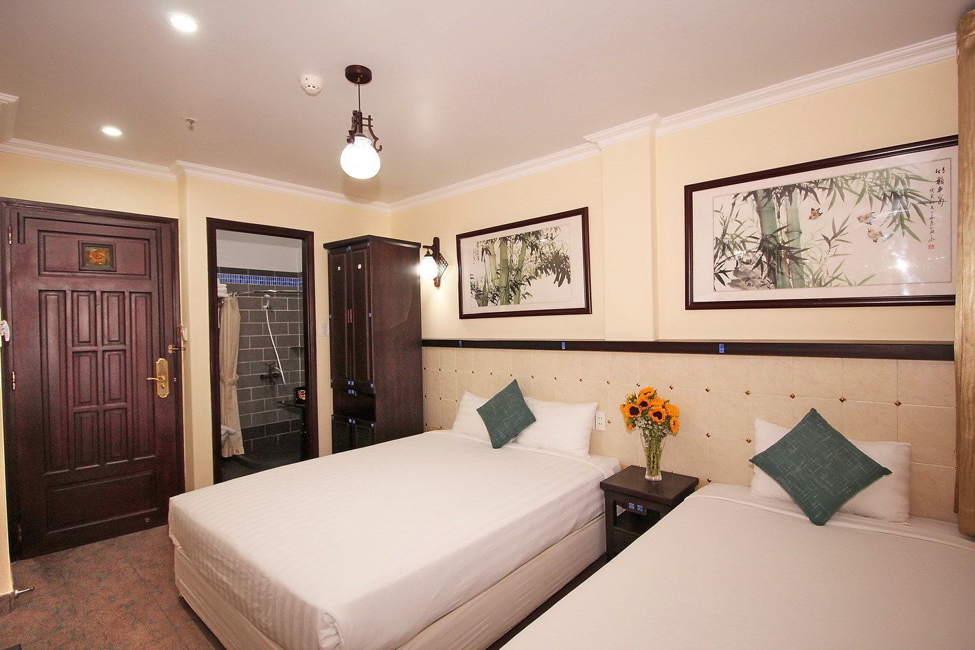 deluxe room | minibar, desk, blackout curtains, iron/ironing board
