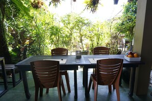 Daily local cuisine breakfast for a fee