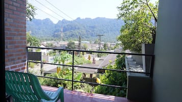 Standard Room with Mountain View | Balcony